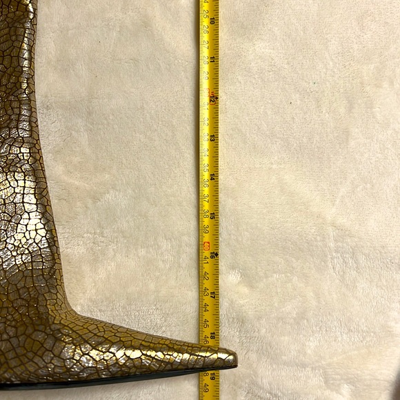 Gerardina Di Magio. Elegant Gold Stiletto Boots. Size 9. - Picture 10 of 12